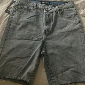 Pretty little things